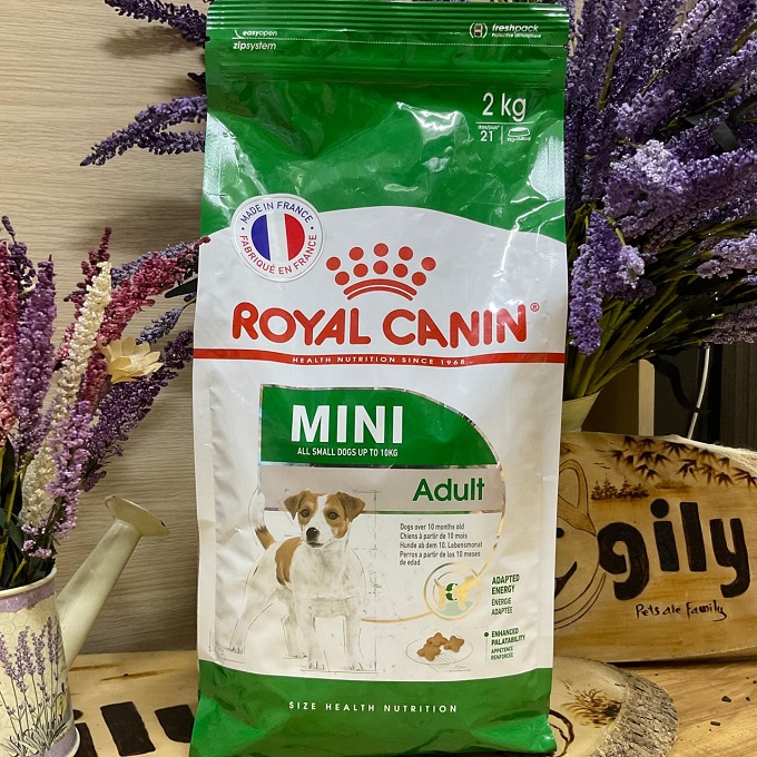 Thức Ăn Hạt Cho Chó Trưởng Thành Giống Nhỏ Royal Canin Mini Adult 15Kg